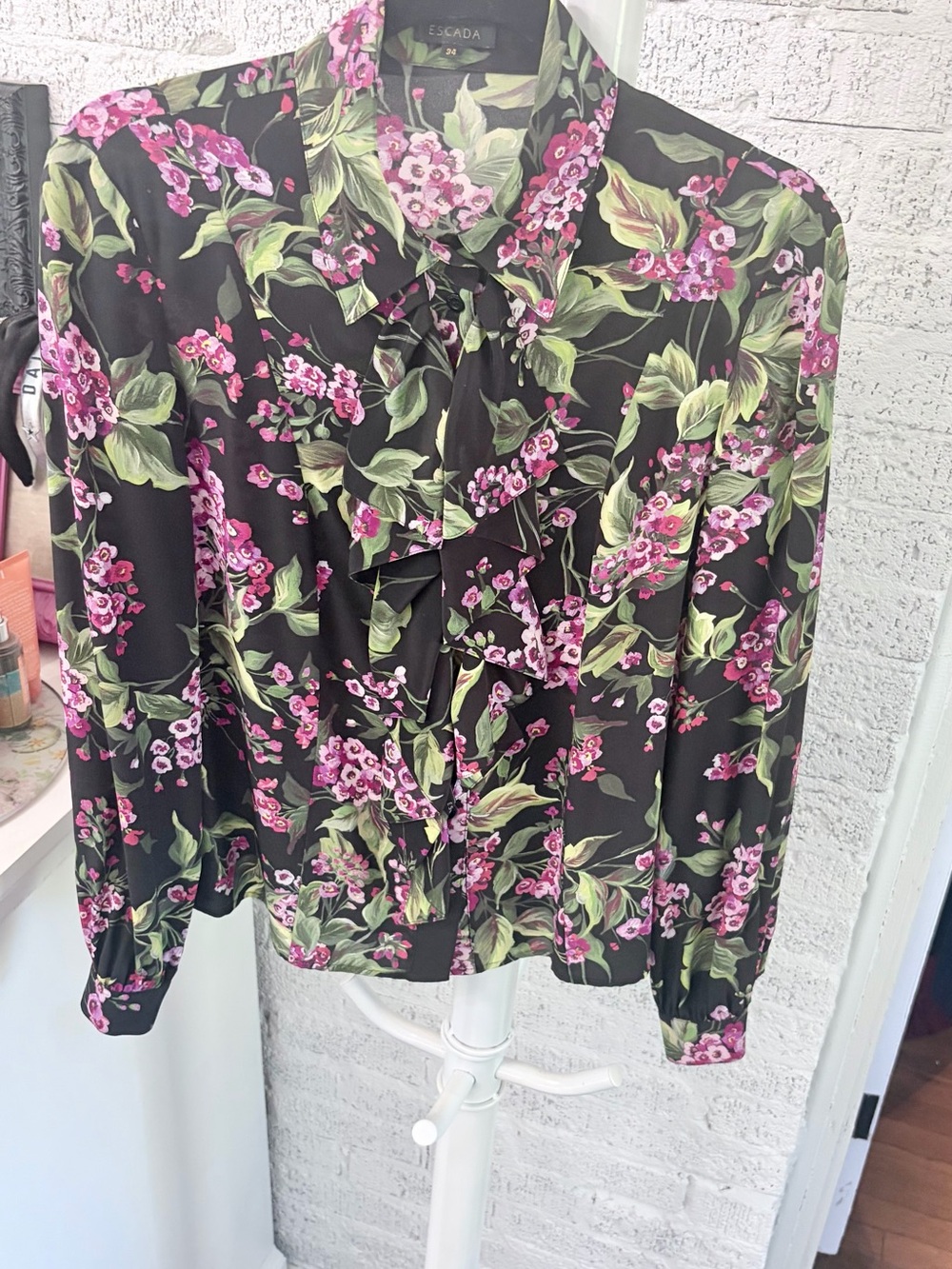 ESCADA 100% Silk Floral Ruffle Tie Neck Blouse Black Pink Size 34